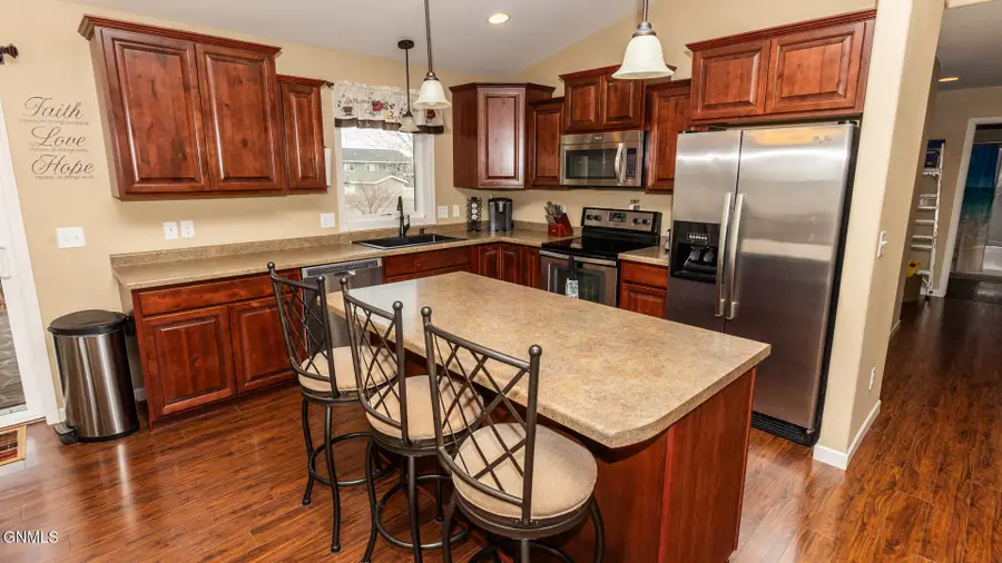 1802 4th Avenue Sw, Mandan, ND 58554 - #3