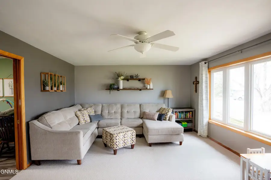 1618 4th Avenue Ne, Jamestown, ND 58401 - #3