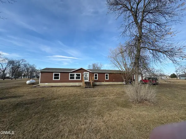 323 4th Street Sw, Ellendale, ND 58436