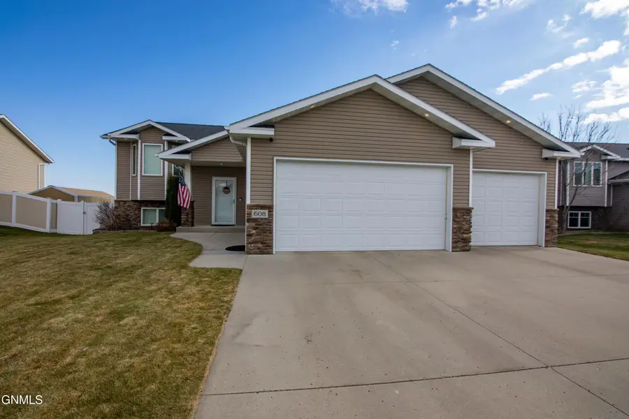 608 14th Street Se, Mandan, ND 58554 - #2