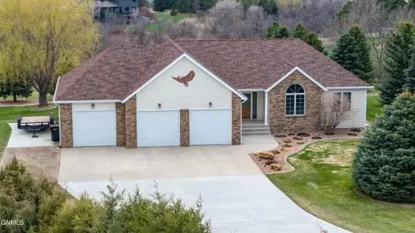4601 Blue Spruce Road, Bismarck, ND 58503