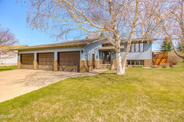 410 3rd Street, Riverdale, ND 58565