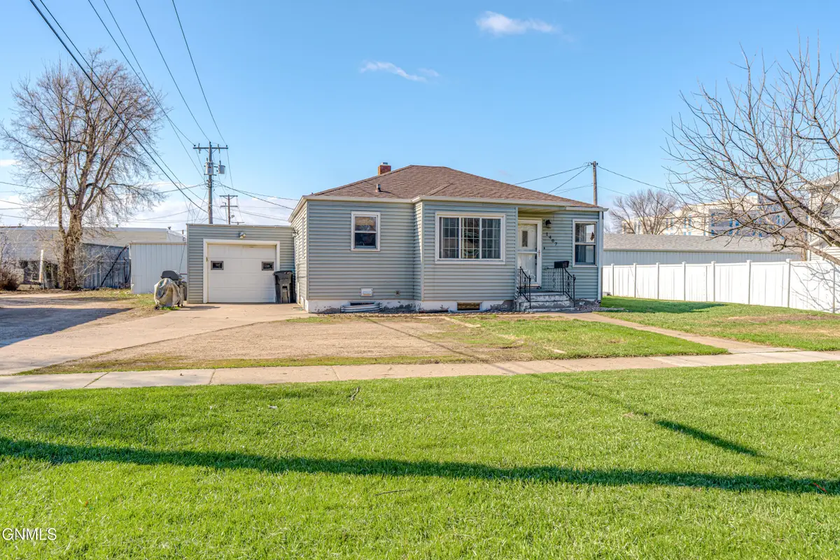 1407 Thayer Avenue, Bismarck, ND 58501 - #1