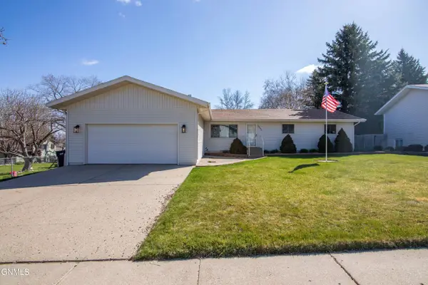 1841 21st Street, Bismarck, ND 58501