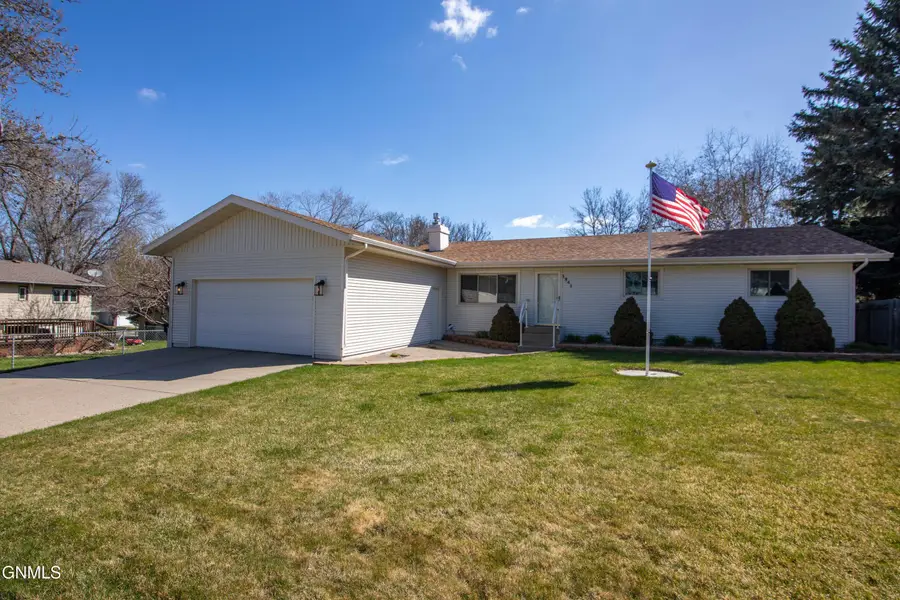 1841 21st Street, Bismarck, ND 58501 - #2