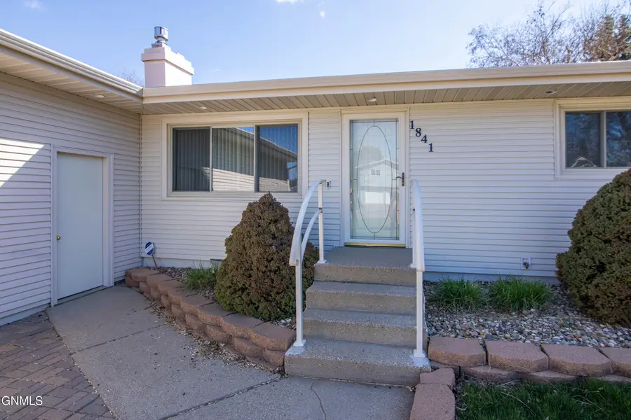 1841 21st Street, Bismarck, ND 58501 - #3