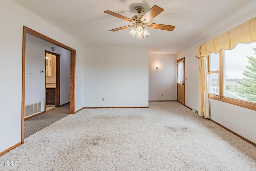 105 9th Street N, New Salem, ND 58563 - #3