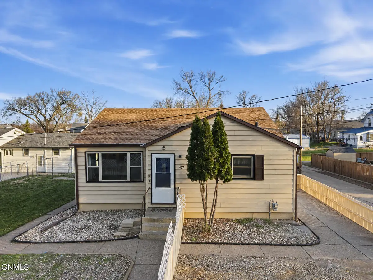 407 3rd Street Ne, Mandan, ND 58554 - #1