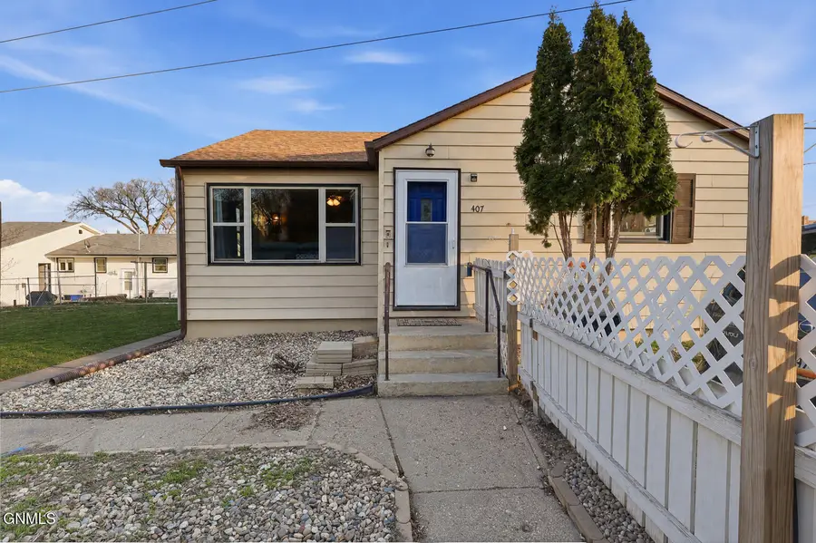 407 3rd Street Ne, Mandan, ND 58554 - #2