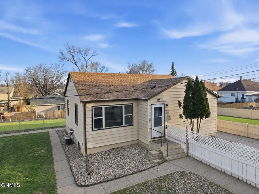 407 3rd Street Ne, Mandan, ND 58554 - #3