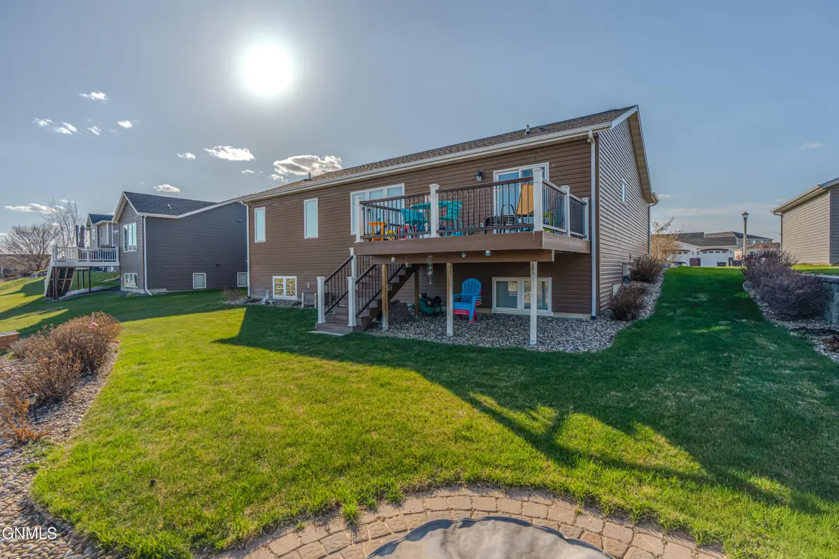 2223 Bridgeview Court Se, Mandan, ND 58554 - #1