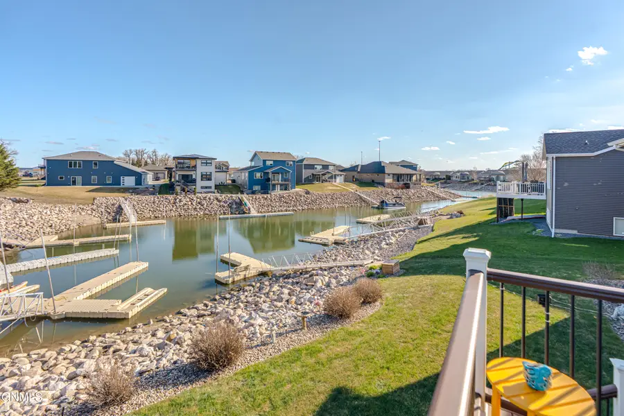 2223 Bridgeview Court Se, Mandan, ND 58554 - #2
