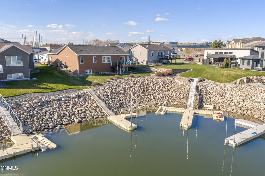2223 Bridgeview Court Se, Mandan, ND 58554 - #3