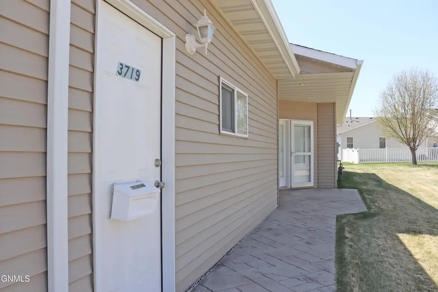 3719 Coleman Street, Bismarck, ND 58503 - #2