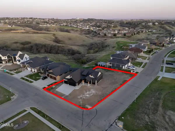3821 Cogburn Road, Bismarck, ND 58503