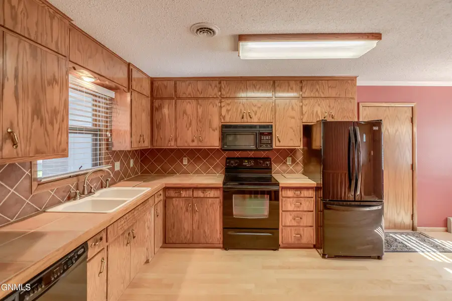 1323 Meredith Drive, Bismarck, ND 58501 - #3