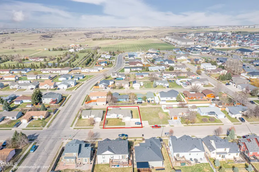 2009 19th Avenue W, Williston, ND 58801 - #3