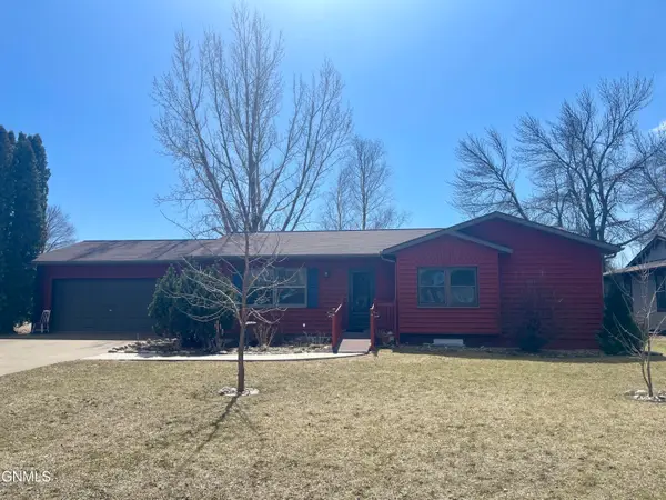 2214 4th Street Ne, Jamestown, ND 58401