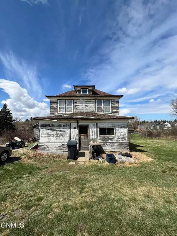 312 Elk Street, Alexander, ND 58831