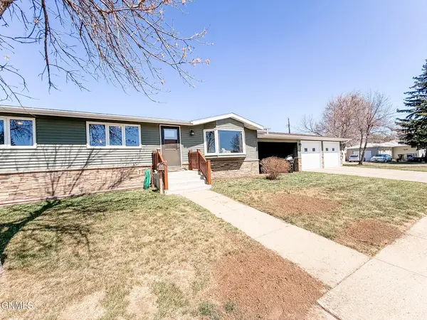 908 6th Street W, Williston, ND 58801