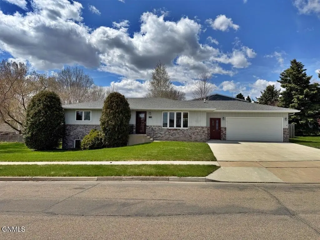 3738 Montreal Street, Bismarck, ND 58503 - #1