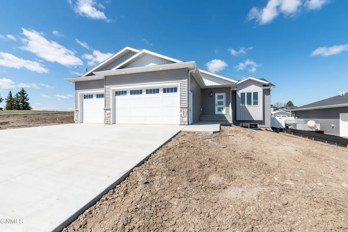 1005 Chippewa Avenue Ne, Mandan, ND 58554 - #1