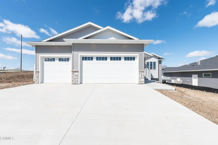 1005 Chippewa Avenue Ne, Mandan, ND 58554 - #3