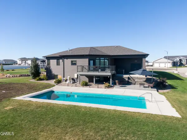 1208 Plains Bend Se, Mandan, ND 58554
