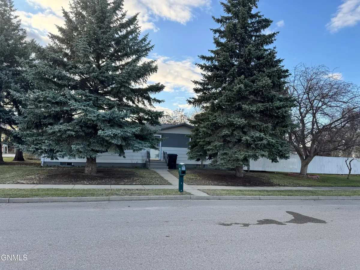 1901 Sioux Street, Williston, ND 58801 - #1