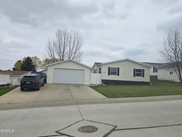 4019 Chandler Lane, Bismarck, ND 58503