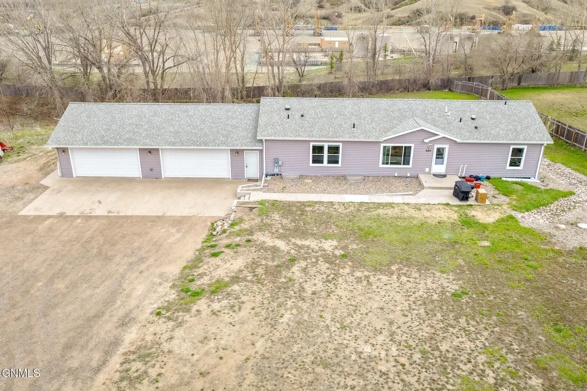 4809 Southview Lane, Williston, ND 58801 - #1