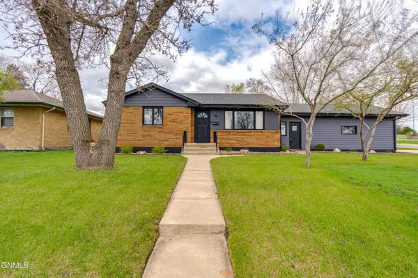 1811 Monte Drive Nw, Mandan, ND 58554
