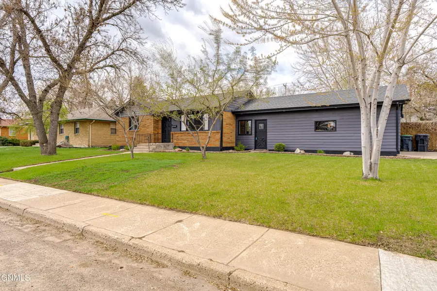1811 Monte Drive Nw, Mandan, ND 58554 - #3