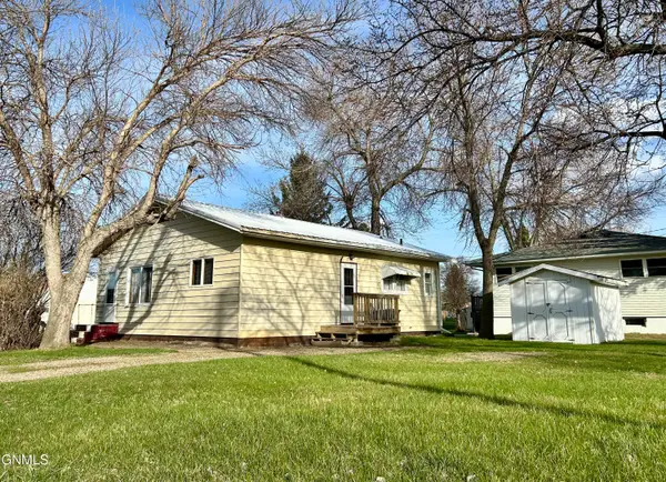 409 Roosevelt Avenue, Underwood, ND 58576