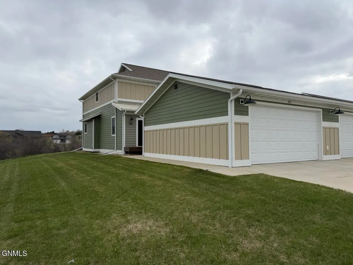 823 14th Street Se, Mandan, ND 58554 - #1