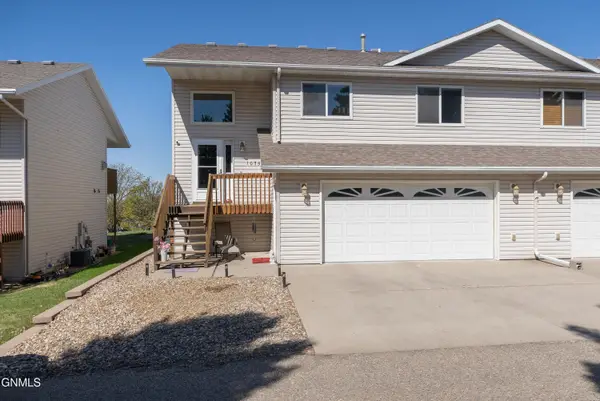 1075 Turnpike Avenue E, Bismarck, ND 58501