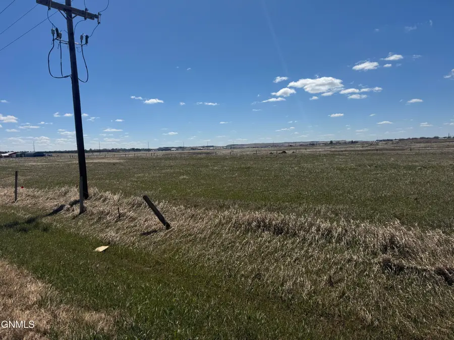 605 17th Avenue Ne, Watford City, ND 58854 - #2