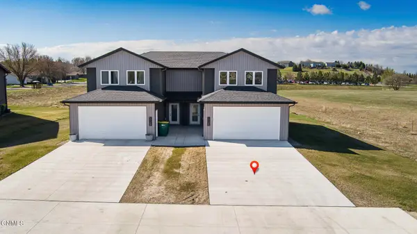 1726 Heart Rdg Lp Se, Mandan, ND 58554