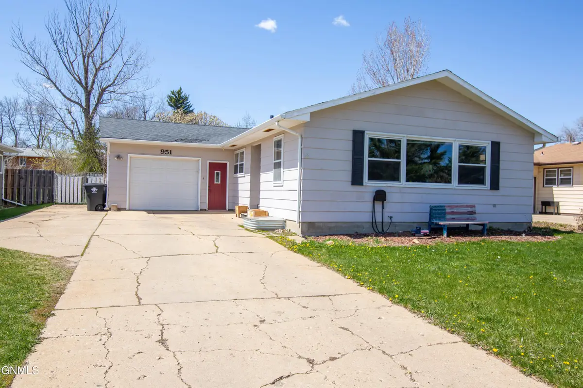951 2nd Avenue W, Dickinson, ND 58601 - #1