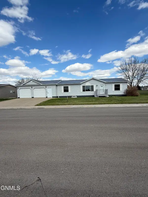 204 8th Street, Glen Ullin, ND 58631