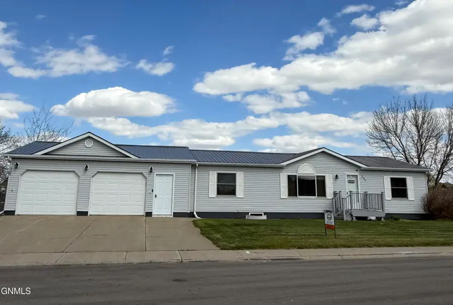 204 8th Street, Glen Ullin, ND 58631 - #2