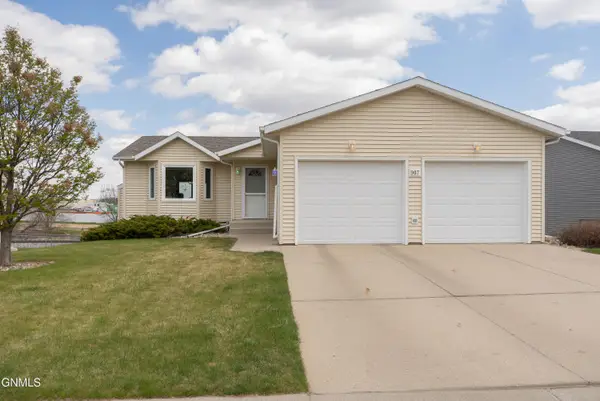 907 35th Street, Bismarck, ND 58501