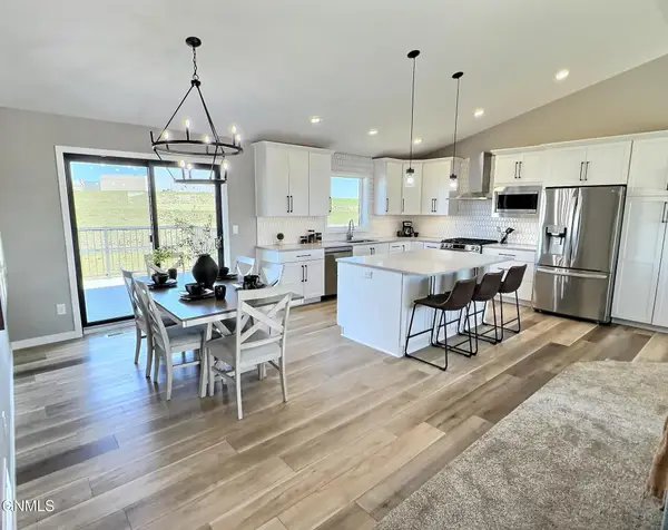 508 Shale Drive, Bismarck, ND 58503