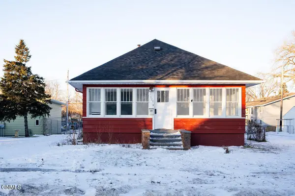 320 5th Avenue Sw, Jamestown, ND 58401