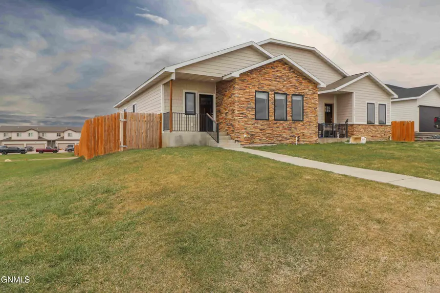 13719 Karen Street, Williston, ND 58801 - #2