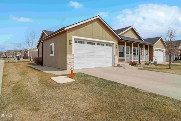 703 40th Street E, Williston, ND 58801
