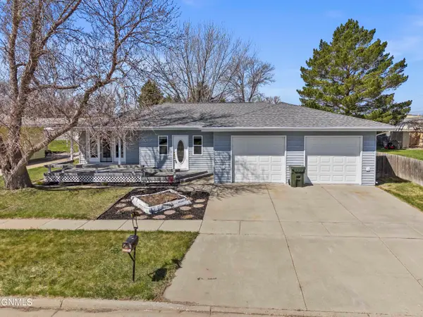 521 7th Avenue Ne, Hazen, ND 58545