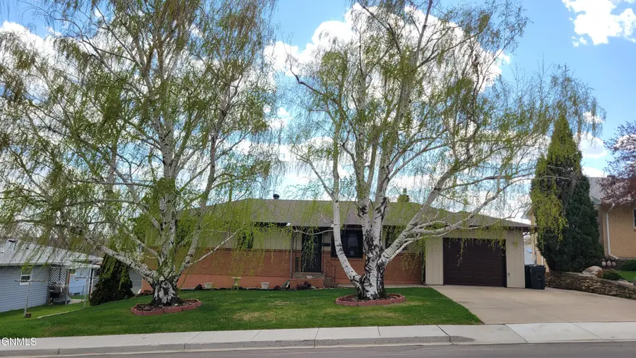 703 Sweetbriar Road, Mandan, ND 58554 - #2