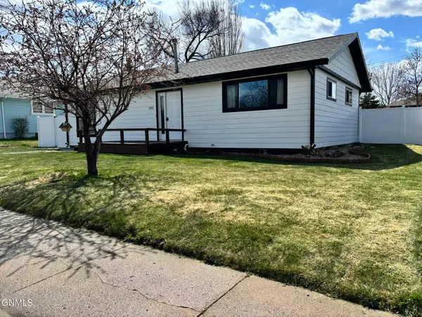 505 5th Street Ne, Watford City, ND 58854