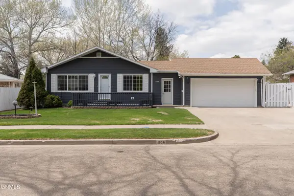 908 Midway Drive, Bismarck, ND 58501